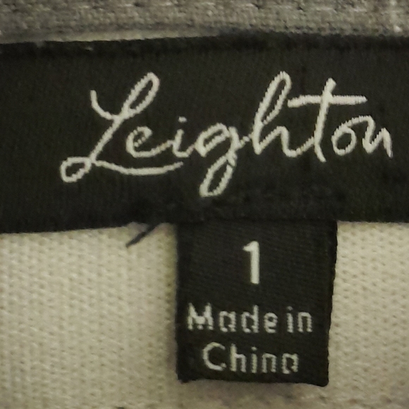 Grey plaid pants with a flare at the bottom - Picture 3 of 6